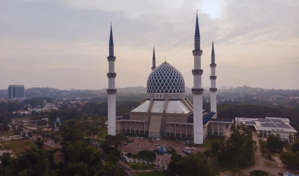 Sultan Salahuddin Abdul Aziz Mosque